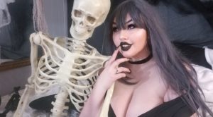 Striderscribe Nude Goth Mommy / Witch Student